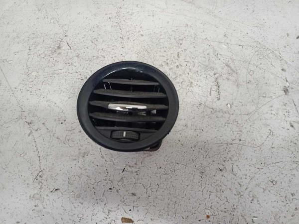 GRILLE D' AIR OPEL CORSA D - Vue 1